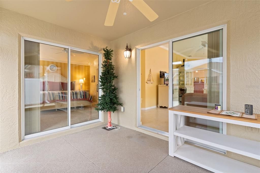 For Sale: $359,800 (2 beds, 2 baths, 1196 Square Feet)