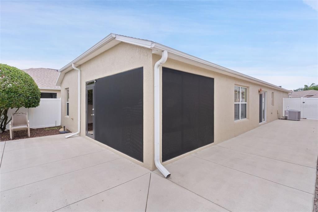 For Sale: $359,800 (2 beds, 2 baths, 1196 Square Feet)