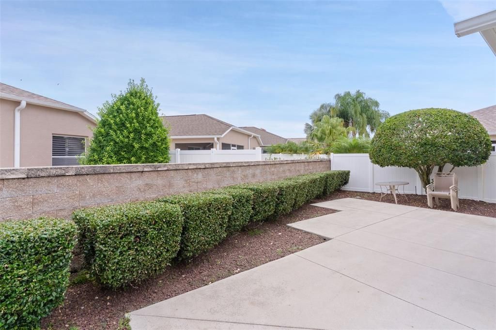 For Sale: $359,800 (2 beds, 2 baths, 1196 Square Feet)