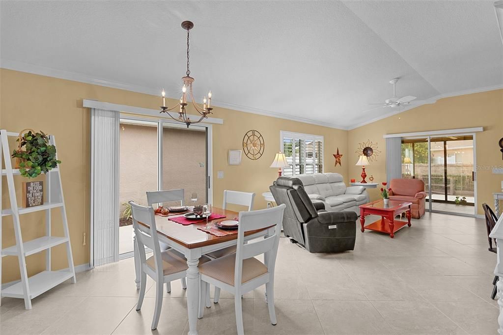 For Sale: $359,800 (2 beds, 2 baths, 1196 Square Feet)