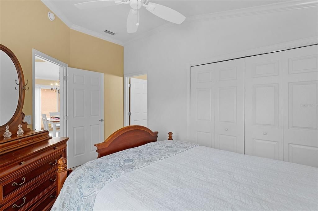 For Sale: $359,800 (2 beds, 2 baths, 1196 Square Feet)