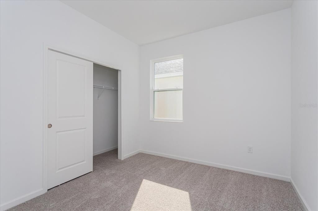 合同活跃: $353,264 (4 贝兹, 2 浴室, 1938 平方英尺)