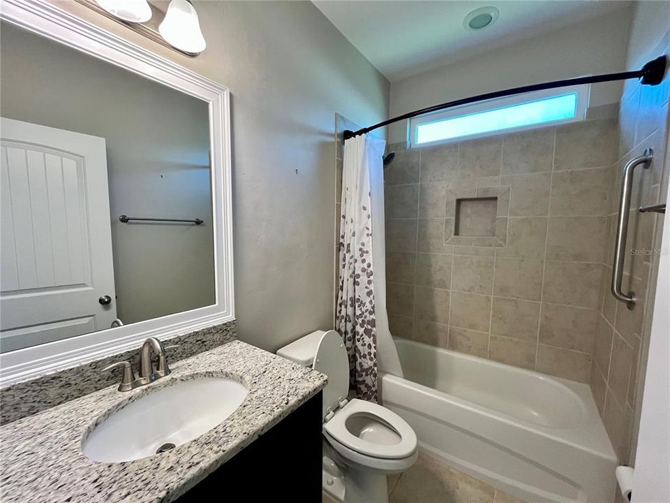 待售: $359,900 (4 贝兹, 2 浴室, 1610 平方英尺)