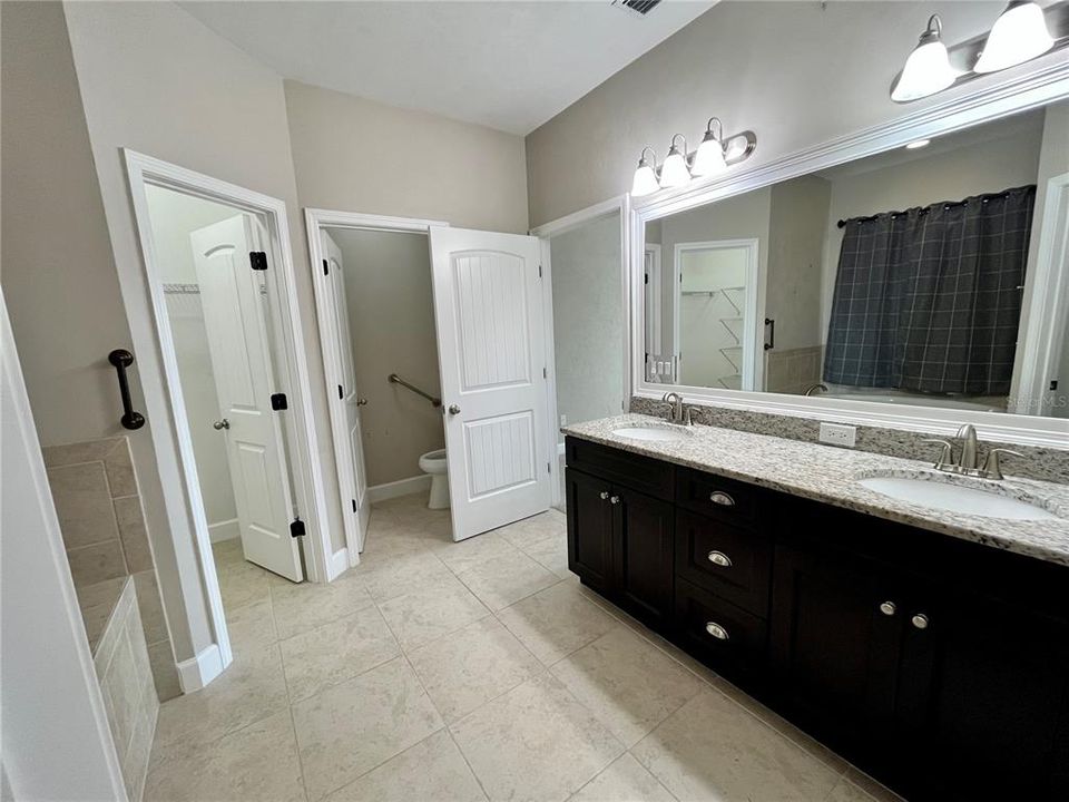 待售: $359,900 (4 贝兹, 2 浴室, 1610 平方英尺)