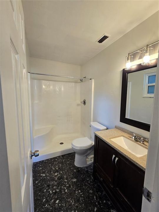 出租: $2,250 (3 贝兹, 2 浴室, 1100 平方英尺)