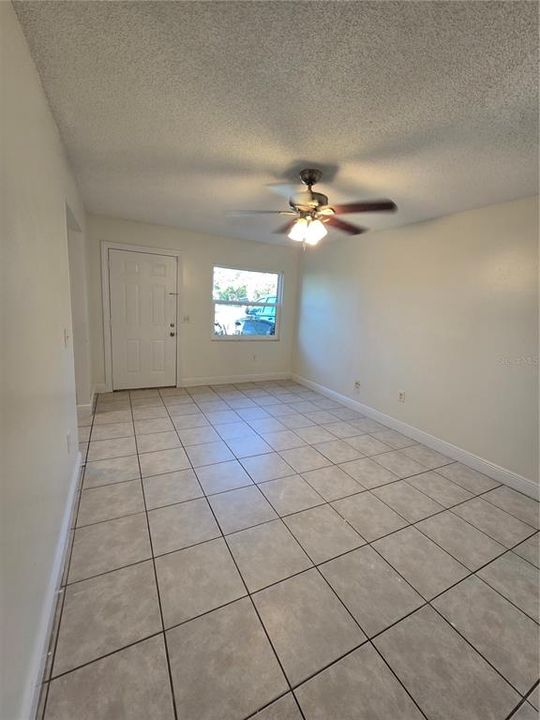 出租: $2,250 (3 贝兹, 2 浴室, 1100 平方英尺)