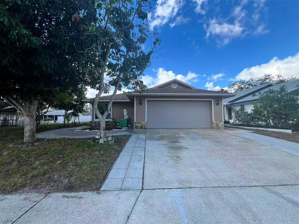 En Renta: $2,000 (3 camas, 2 baños, 1594 Pies cuadrados)