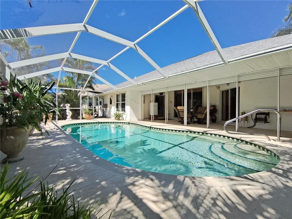 待售: $365,000 (3 贝兹, 2 浴室, 1939 平方英尺)