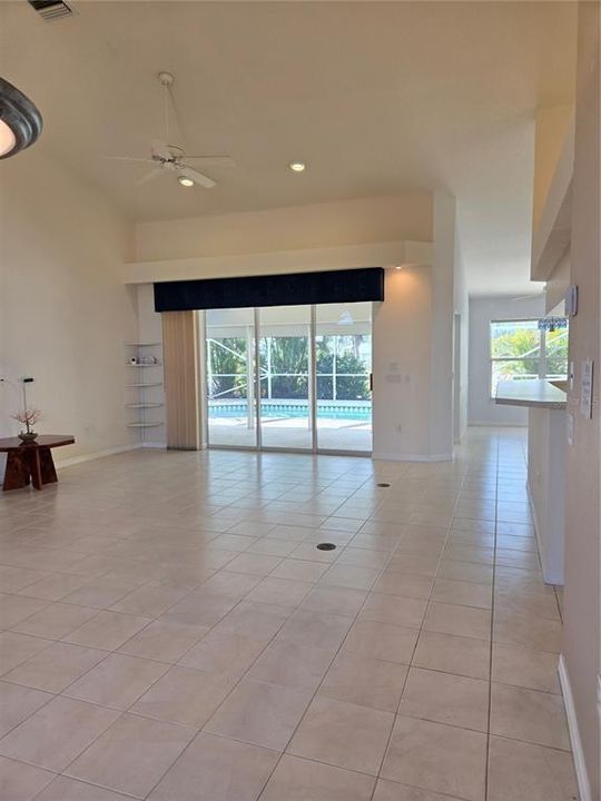 待售: $365,000 (3 贝兹, 2 浴室, 1939 平方英尺)