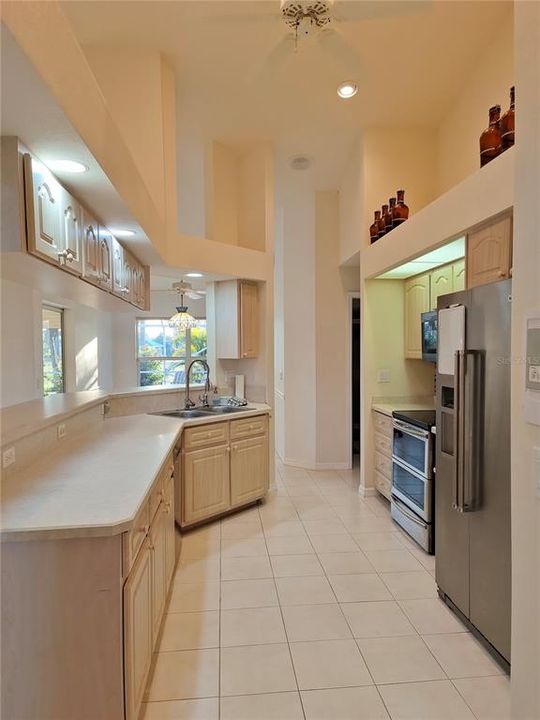 待售: $365,000 (3 贝兹, 2 浴室, 1939 平方英尺)