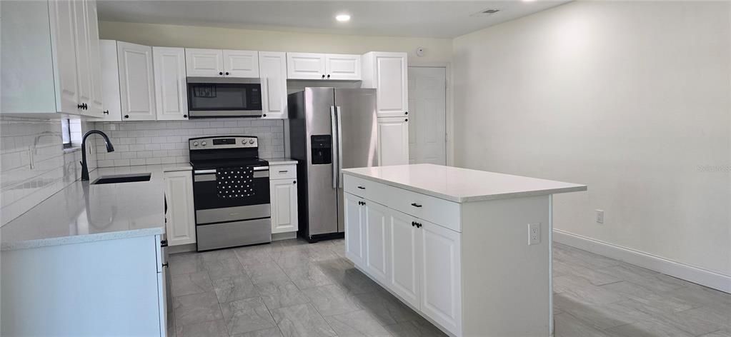 En Venta: $320,000 (3 camas, 2 baños, 1410 Pies cuadrados)