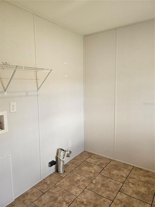 For Rent: $2,200 (3 beds, 2 baths, 1700 Square Feet)