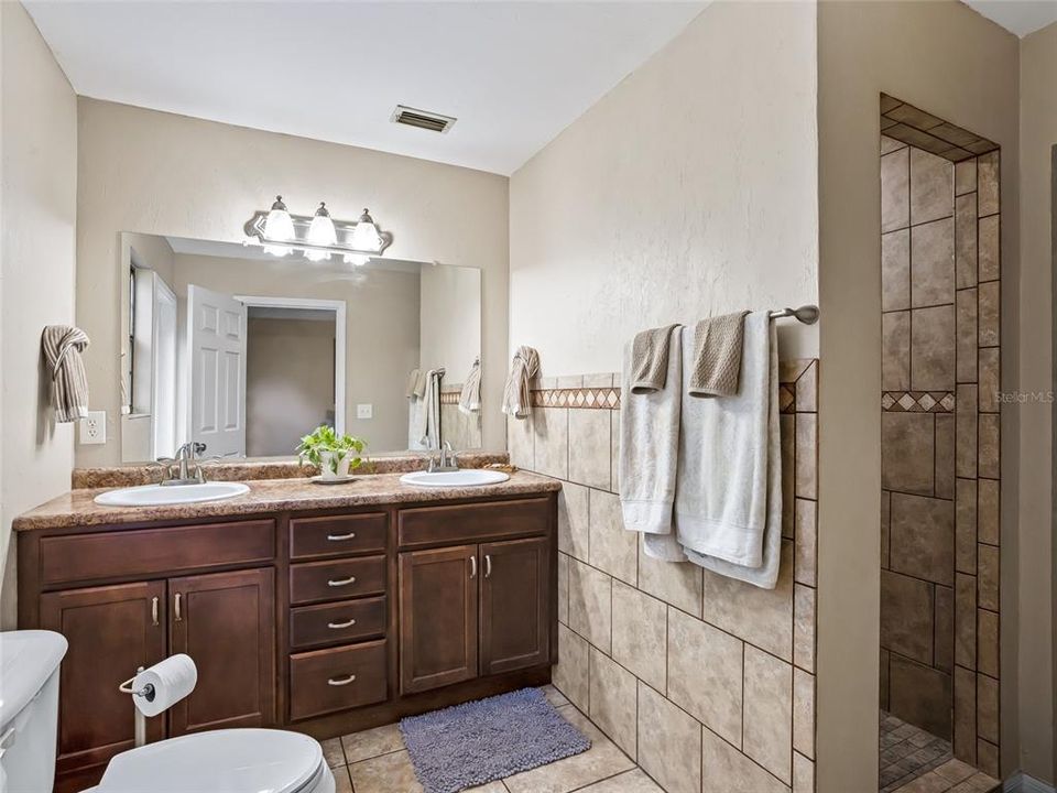 For Sale: $695,000 (3 beds, 2 baths, 1680 Square Feet)