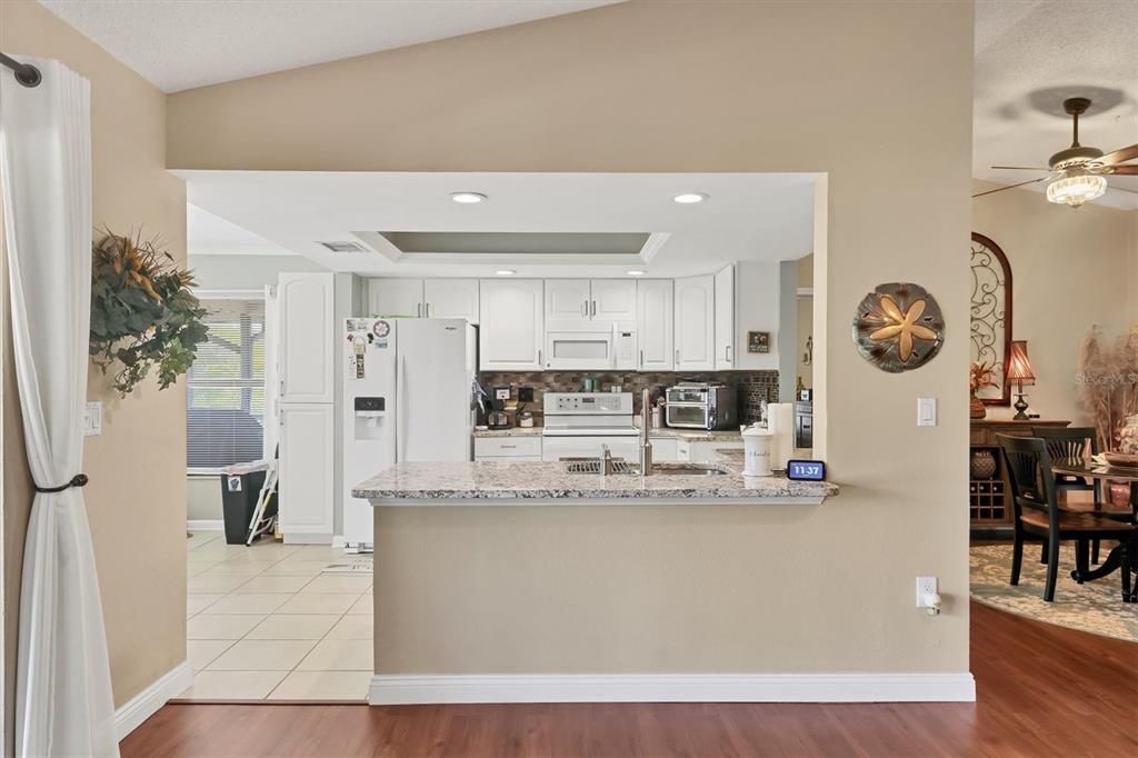 待售: $369,000 (3 贝兹, 2 浴室, 1820 平方英尺)