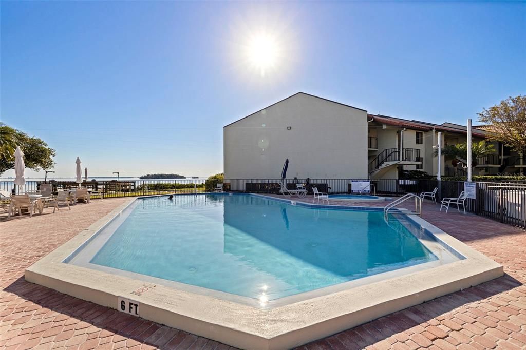 For Sale: $399,000 (2 beds, 2 baths, 835 Square Feet)