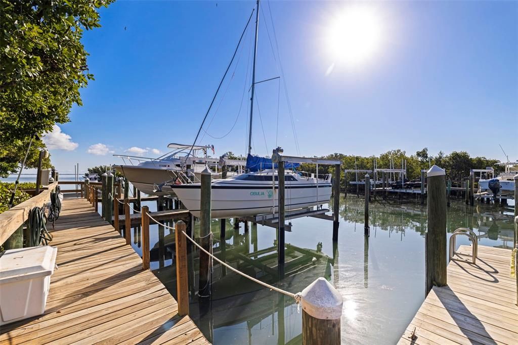 For Sale: $399,000 (2 beds, 2 baths, 835 Square Feet)