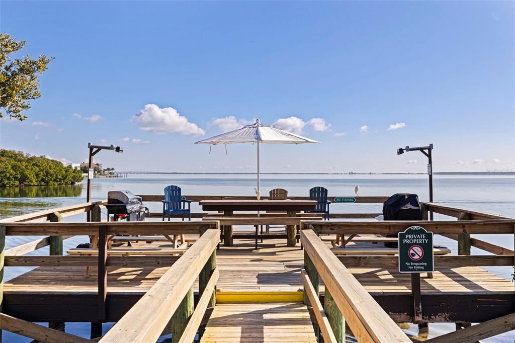 For Sale: $399,000 (2 beds, 2 baths, 835 Square Feet)