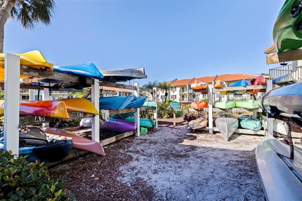 For Sale: $399,000 (2 beds, 2 baths, 835 Square Feet)