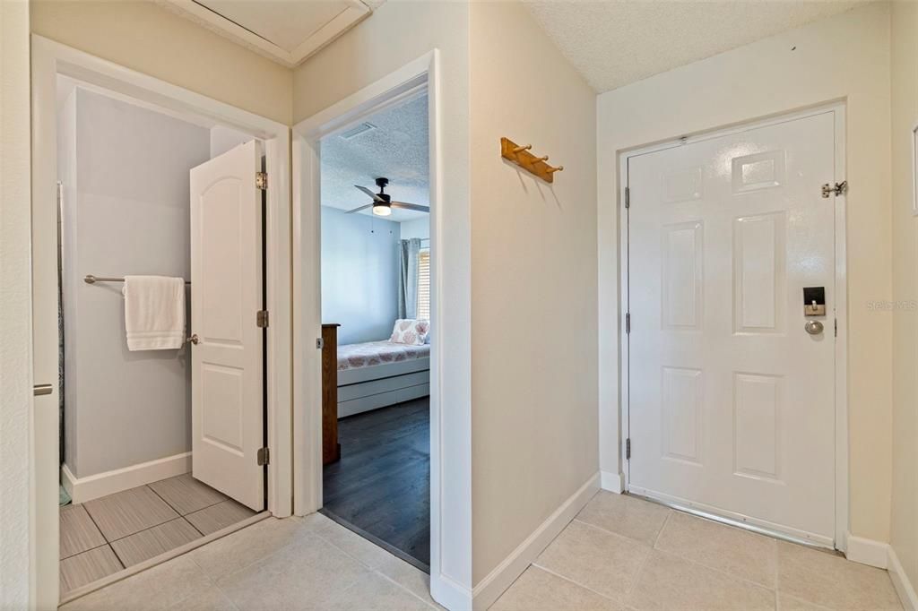 For Sale: $399,000 (2 beds, 2 baths, 835 Square Feet)