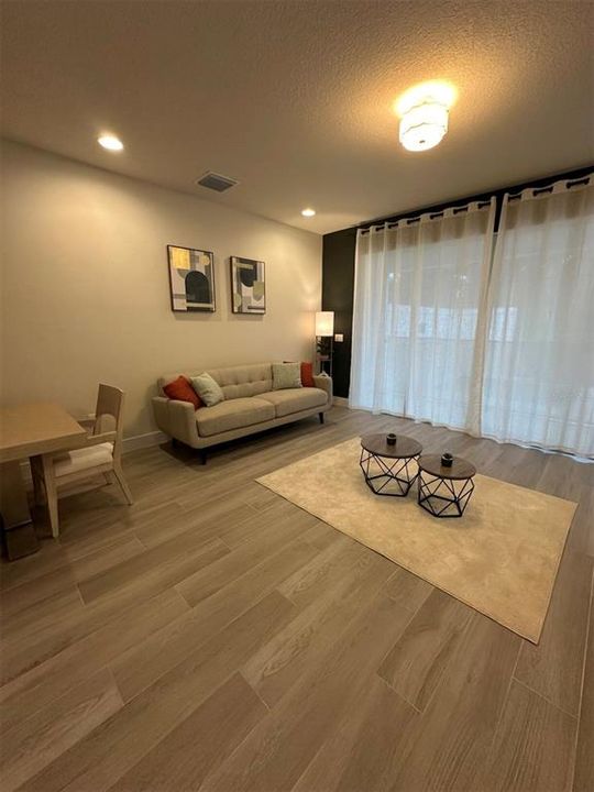 待售: $475,000 (4 贝兹, 3 浴室, 1845 平方英尺)