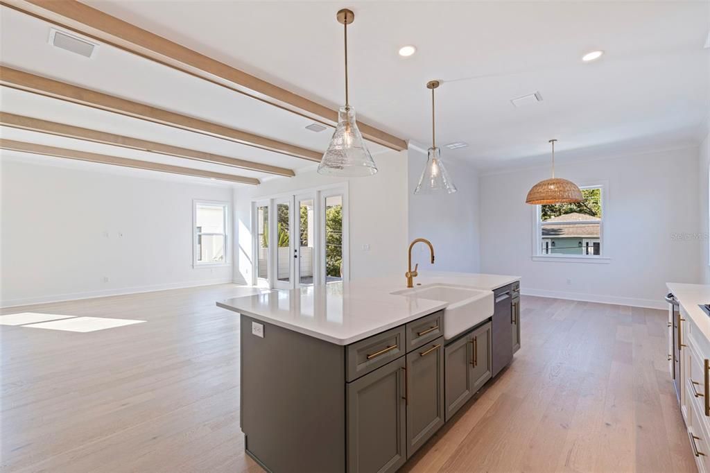 En Venta: $1,265,000 (4 camas, 3 baños, 2960 Pies cuadrados)