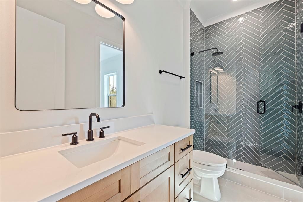 En Venta: $1,265,000 (4 camas, 3 baños, 2960 Pies cuadrados)