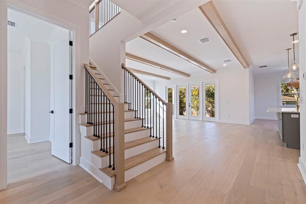 En Venta: $1,265,000 (4 camas, 3 baños, 2960 Pies cuadrados)