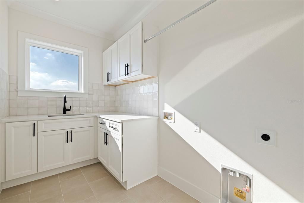 En Venta: $1,265,000 (4 camas, 3 baños, 2960 Pies cuadrados)