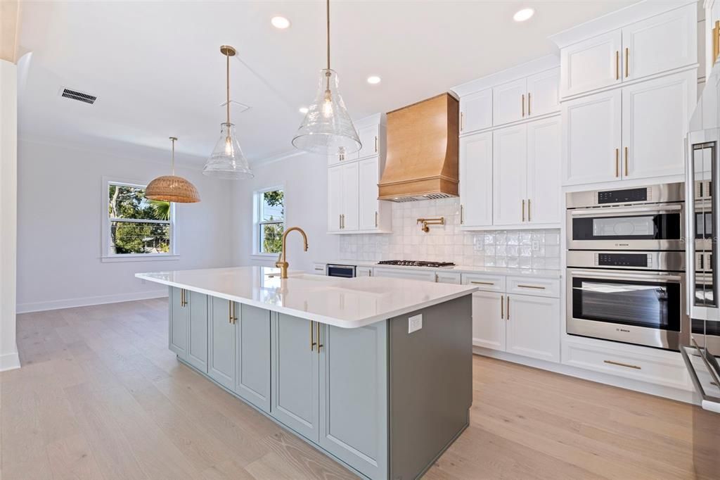 En Venta: $1,265,000 (4 camas, 3 baños, 2960 Pies cuadrados)