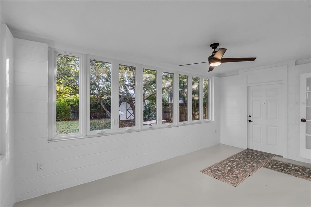 На продажу: $559,900 (3 спален, 2 ванн, 1811 Квадратных фут)