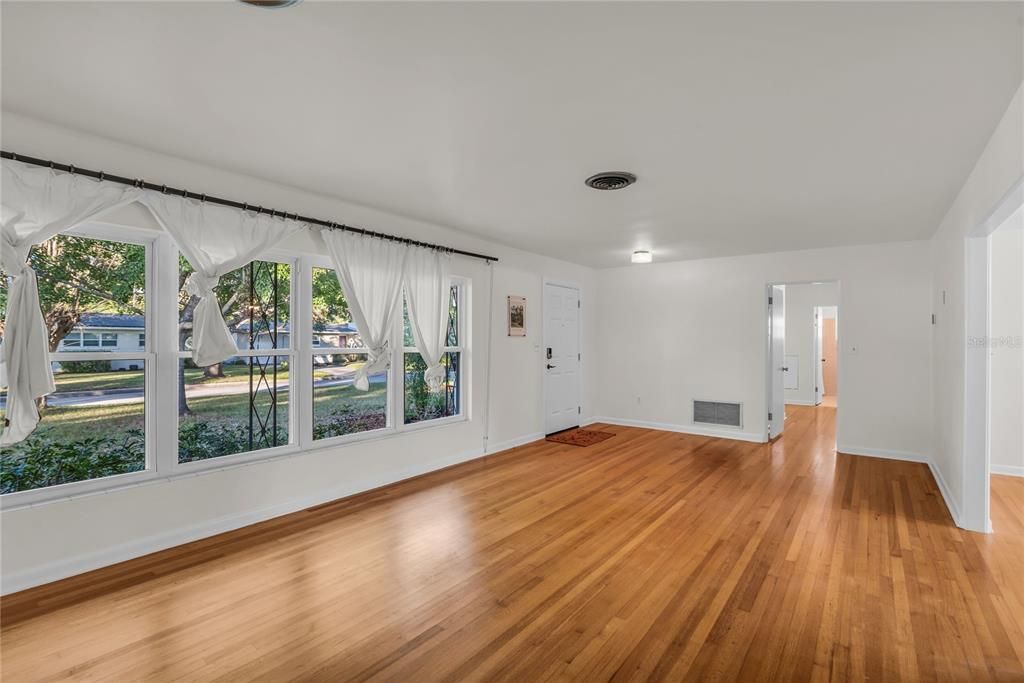 На продажу: $559,900 (3 спален, 2 ванн, 1811 Квадратных фут)