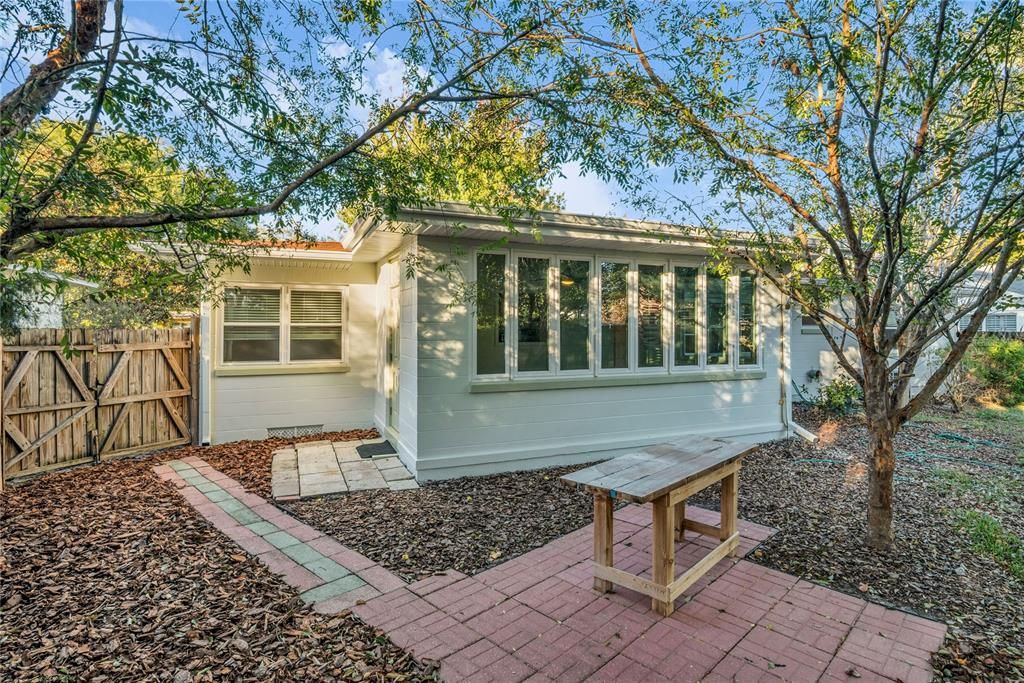 На продажу: $559,900 (3 спален, 2 ванн, 1811 Квадратных фут)