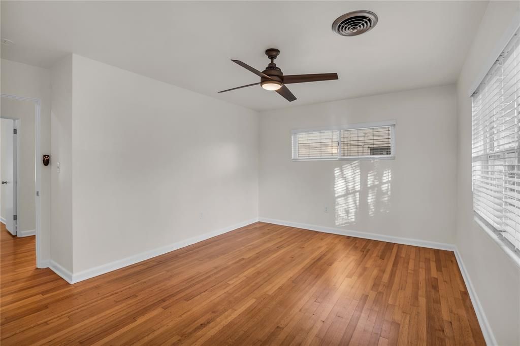 На продажу: $559,900 (3 спален, 2 ванн, 1811 Квадратных фут)