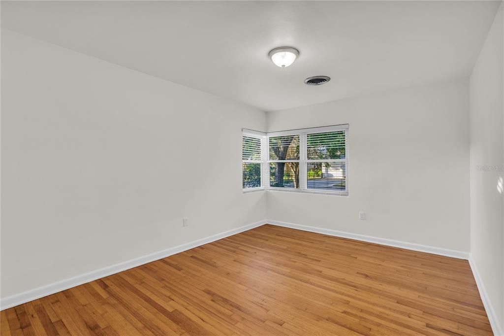 На продажу: $559,900 (3 спален, 2 ванн, 1811 Квадратных фут)