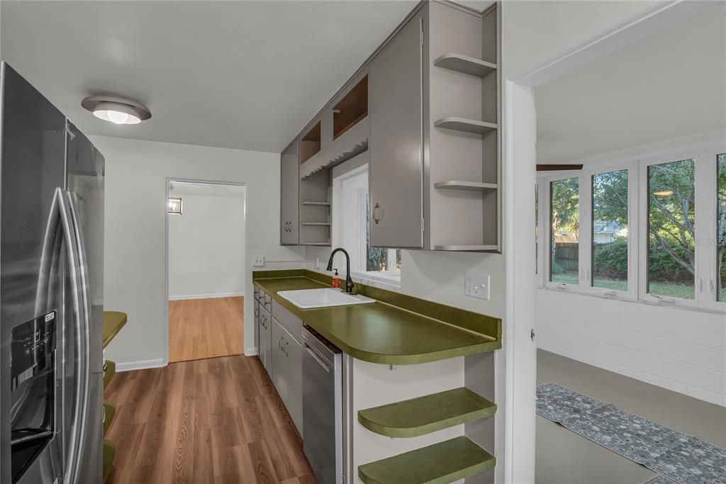 На продажу: $559,900 (3 спален, 2 ванн, 1811 Квадратных фут)