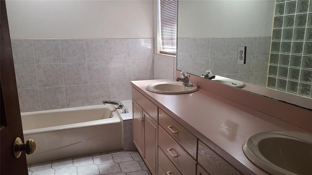 В аренду: $2,500 (3 спален, 2 ванн, 1501 Квадратных фут)