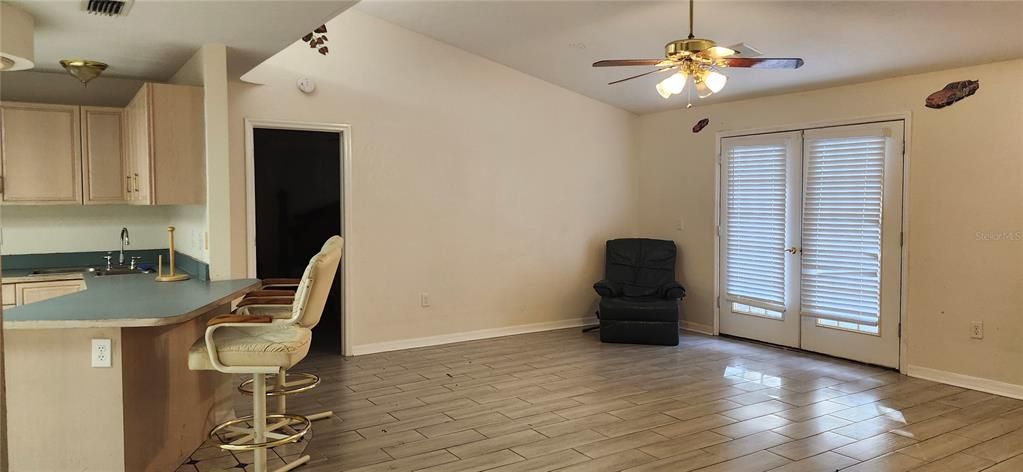 For Rent: $2,500 (3 beds, 2 baths, 1501 Square Feet)