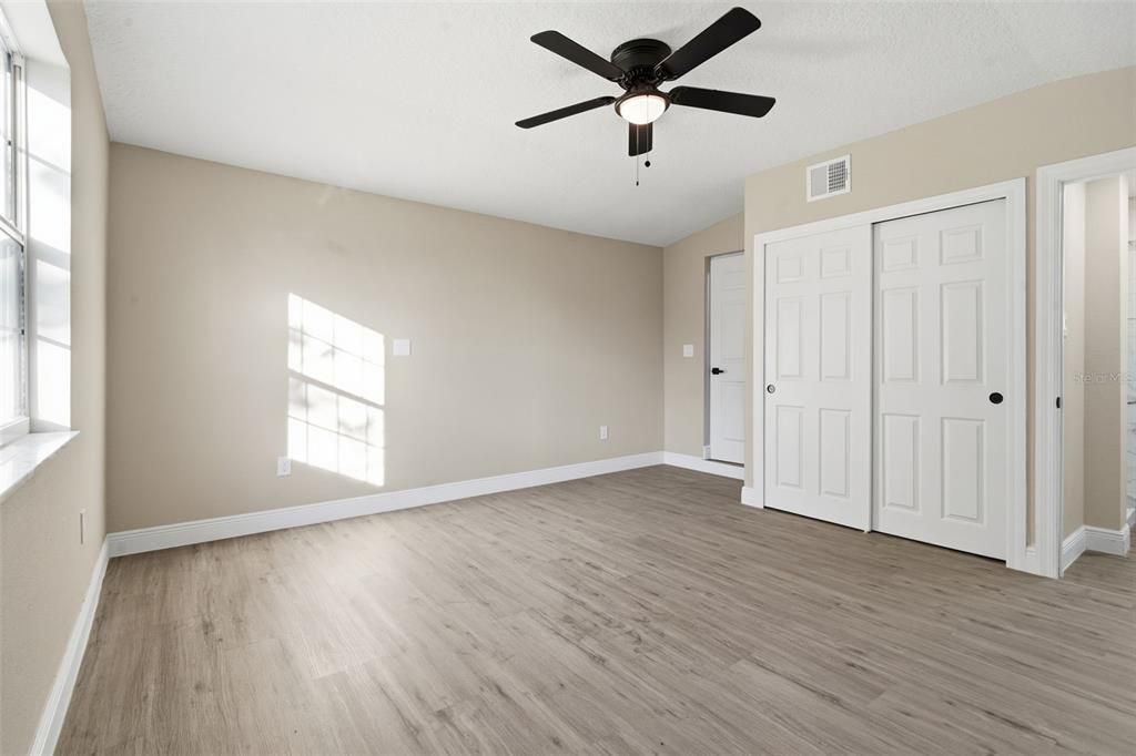 For Sale: $360,000 (3 beds, 2 baths, 1348 Square Feet)