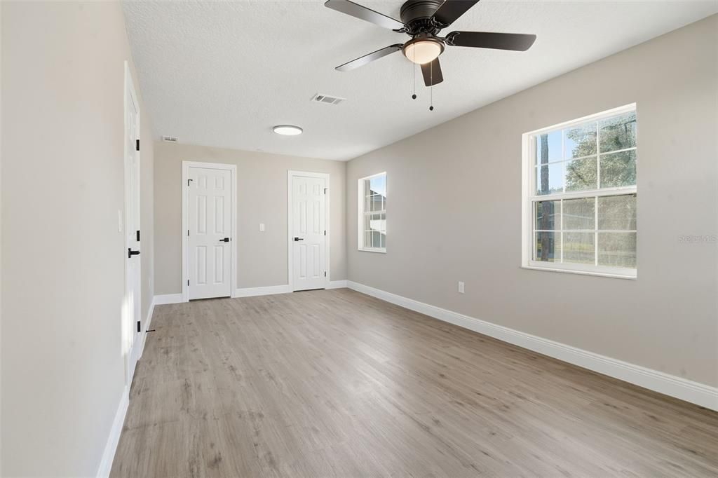 For Sale: $360,000 (3 beds, 2 baths, 1348 Square Feet)