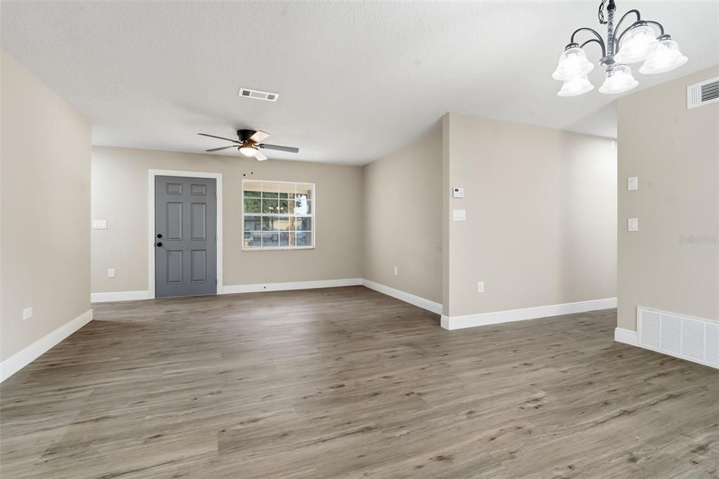 For Sale: $360,000 (3 beds, 2 baths, 1348 Square Feet)