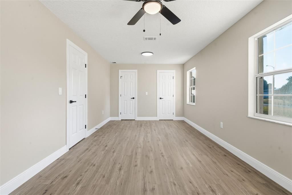 For Sale: $360,000 (3 beds, 2 baths, 1348 Square Feet)