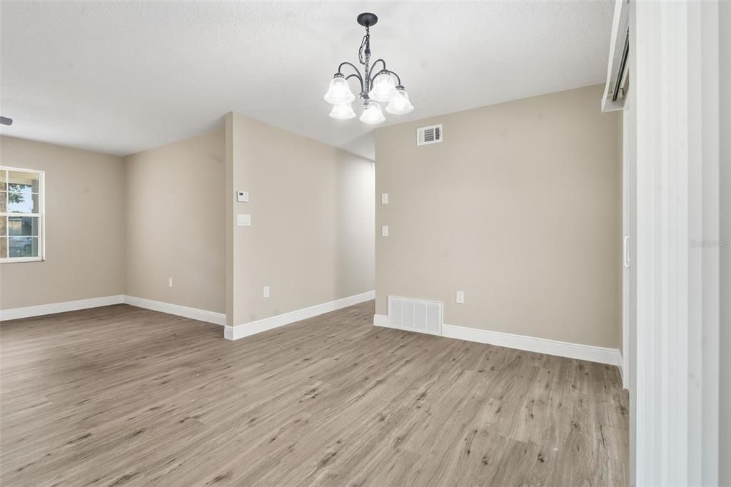 For Sale: $360,000 (3 beds, 2 baths, 1348 Square Feet)