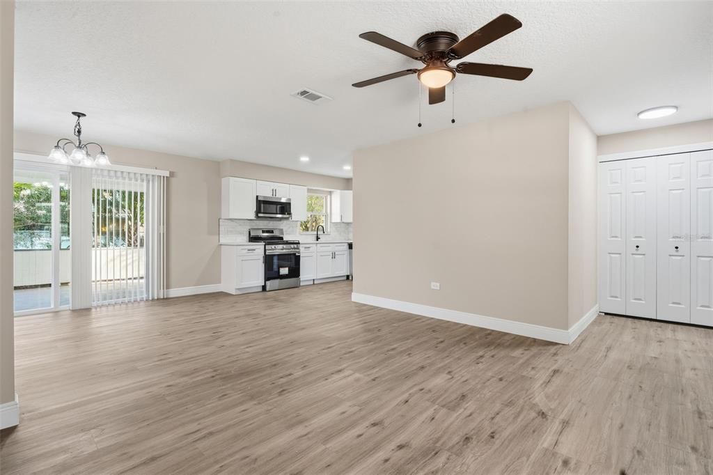 For Sale: $360,000 (3 beds, 2 baths, 1348 Square Feet)