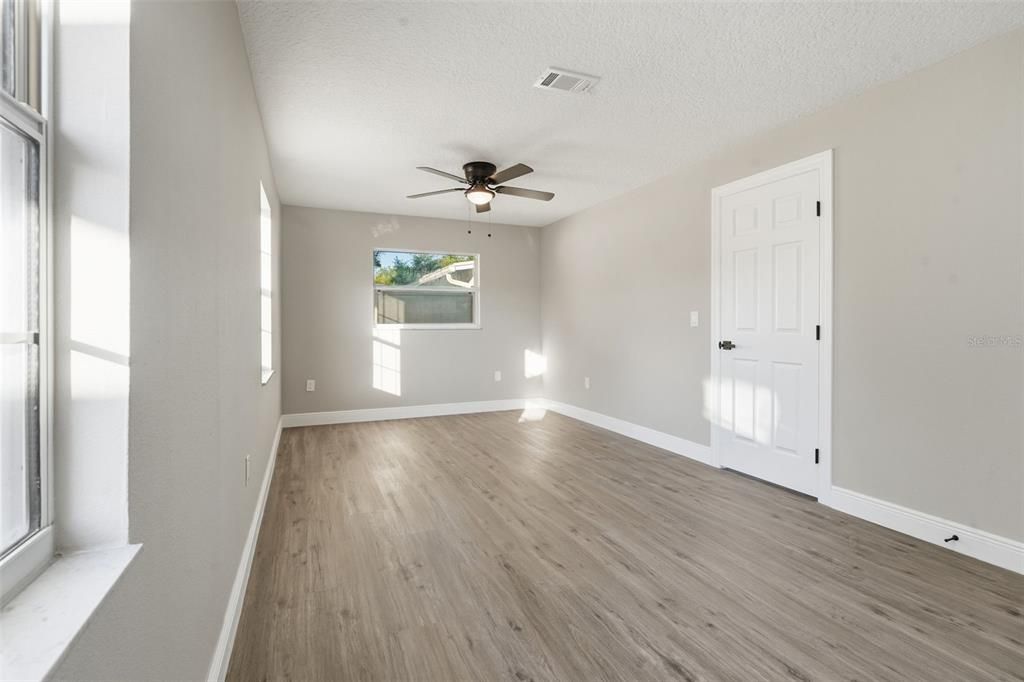 For Sale: $360,000 (3 beds, 2 baths, 1348 Square Feet)