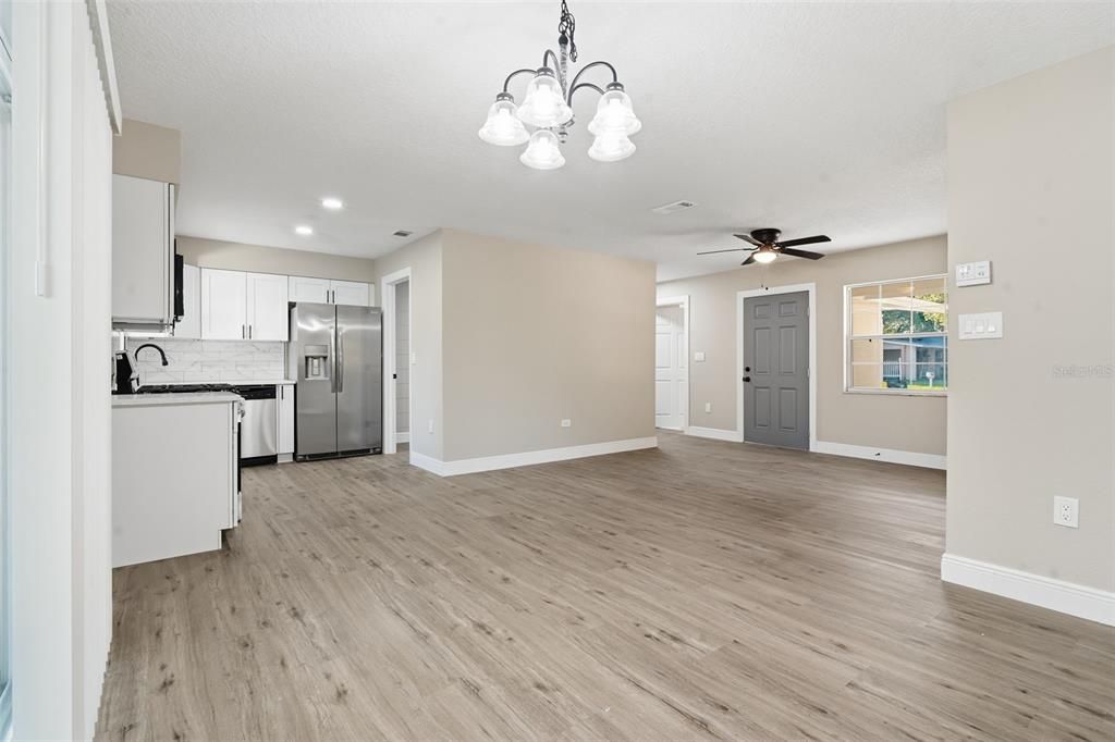 For Sale: $360,000 (3 beds, 2 baths, 1348 Square Feet)