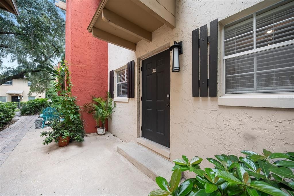 For Sale: $143,000 (1 beds, 1 baths, 537 Square Feet)