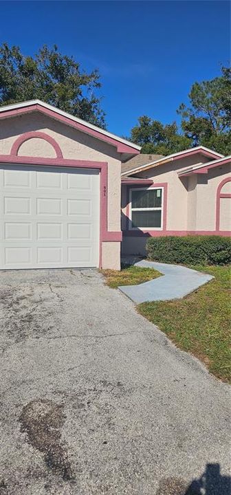 For Rent: $1,850 (3 beds, 2 baths, 1094 Square Feet)