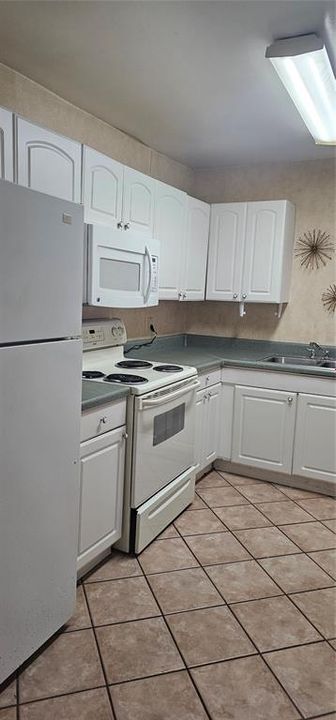 For Rent: $1,850 (3 beds, 2 baths, 1094 Square Feet)