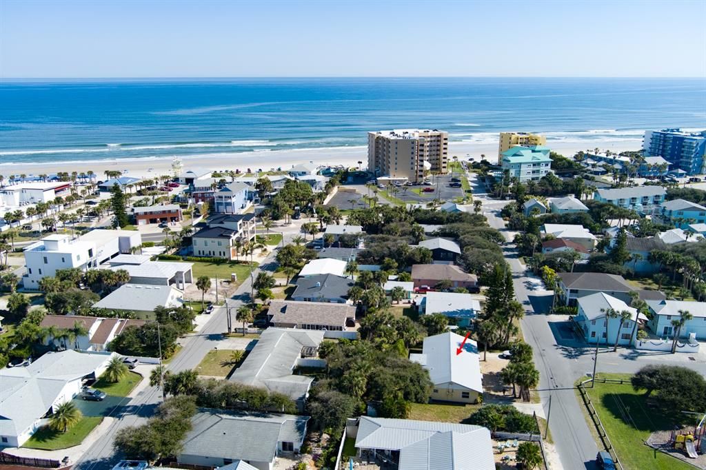 En Venta: $965,000 (4 camas, 2 baños, 1800 Pies cuadrados)