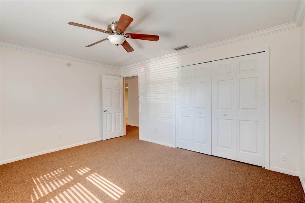 En Venta: $965,000 (4 camas, 2 baños, 1800 Pies cuadrados)